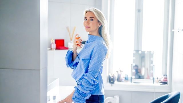 Marikken foran speilet